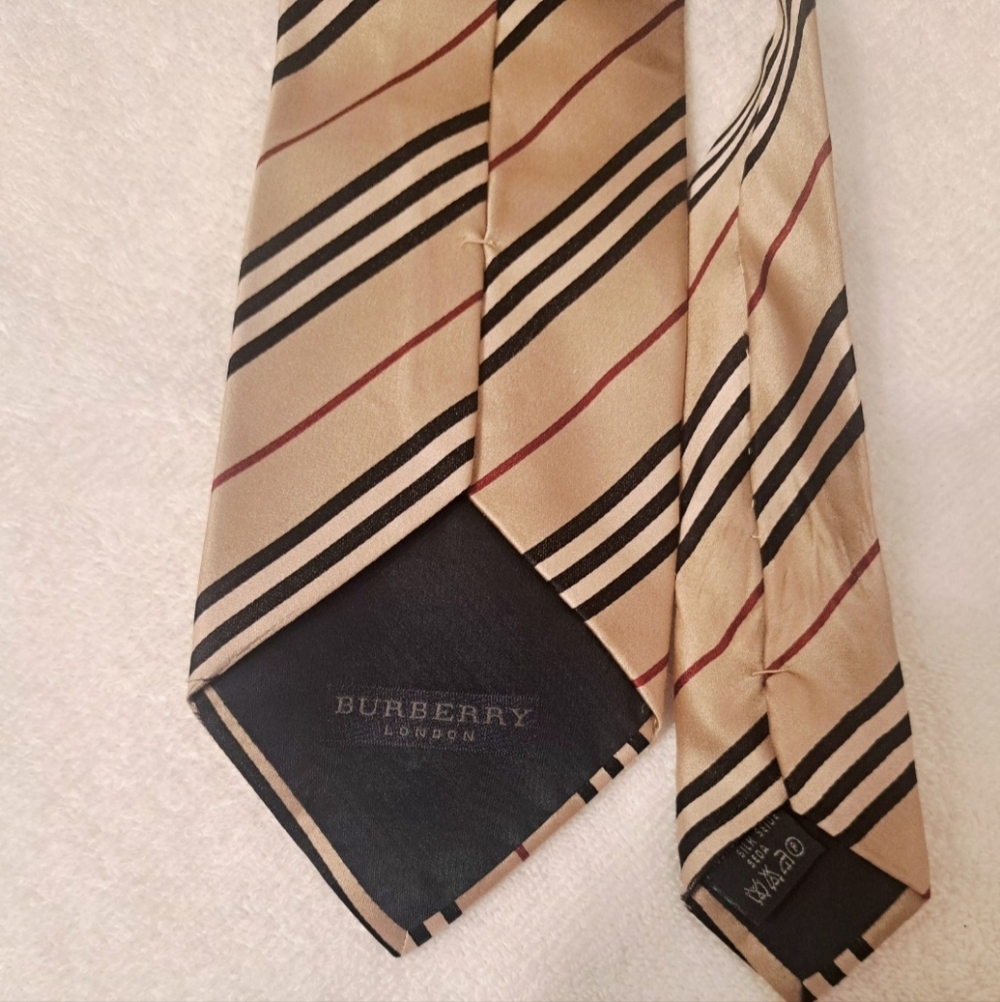 Burberry London 100% Silk Mens Tie - Picture 5 of 10